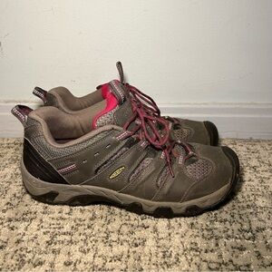 Keen Gray & Pink Trail Hiking Waterproof Lace Up Shoes Size 9.5